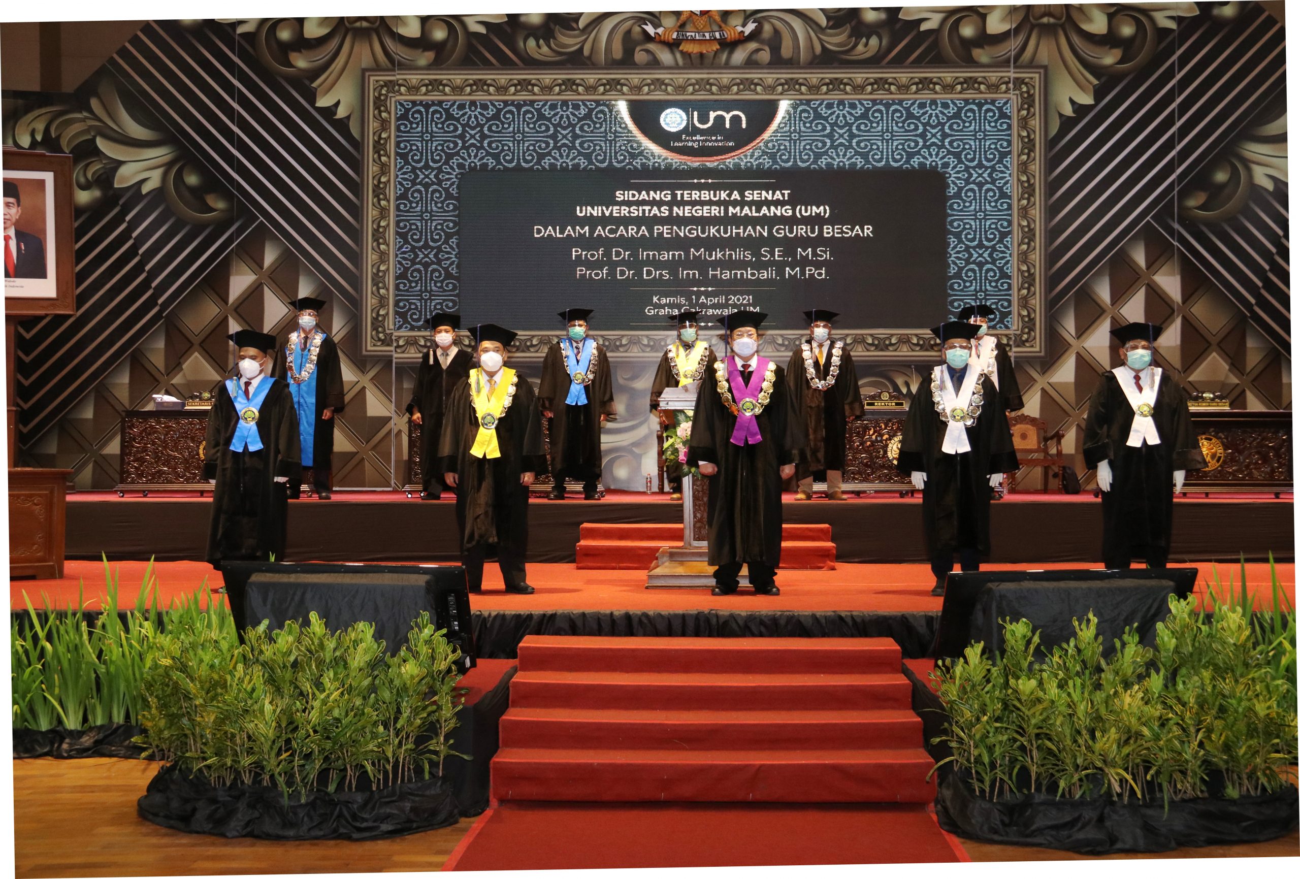Dokumentasi Pengukuhan Dua Guru Besar Universitas Negeri Malang (UM) Prof. Dr. Imam Mukhlis, S.E., M.Si dan Prof. Dr. IM Hambali, M.Pd