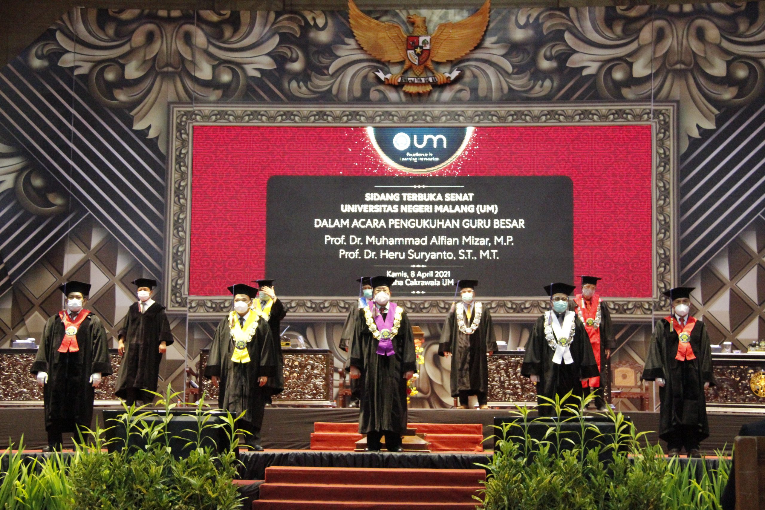 UM Kukuhkan Dua Guru Besar dari Fakultas Teknik