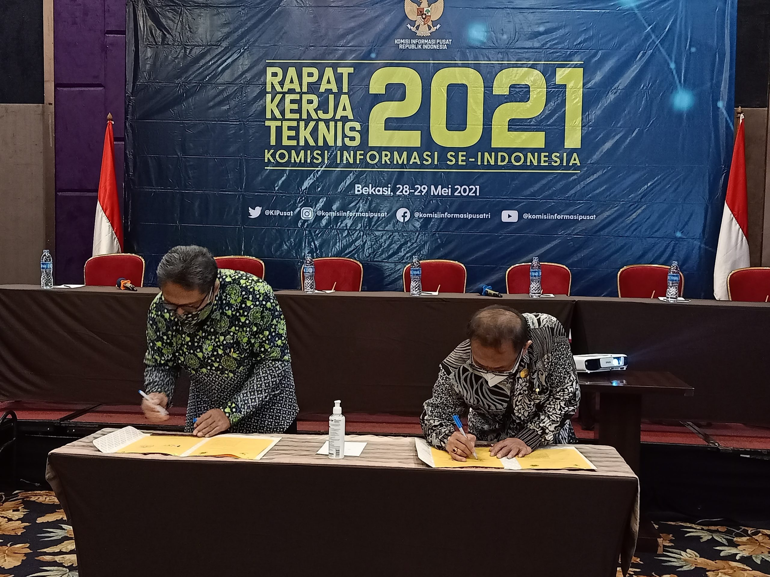 UM Hadiri Rapat Kerja ke-10 dan Penandatanganan MOU Bersama Komisi Informasi Pusat RI