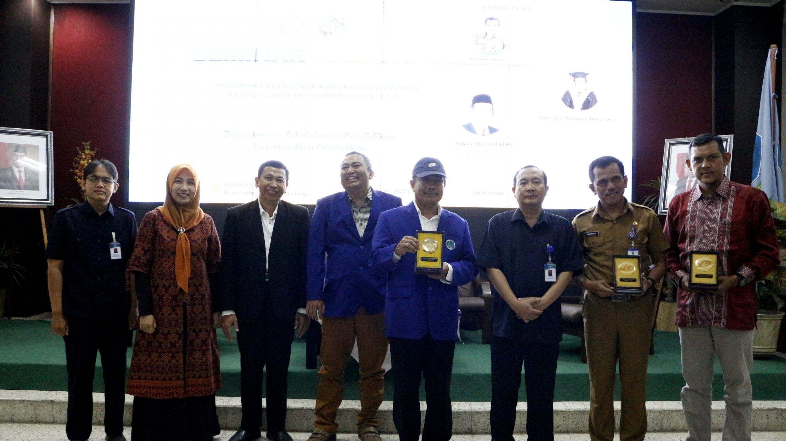 Seminar Nasional: Menyiapkan Sekolah Unggul Era Learning Society 5.0.