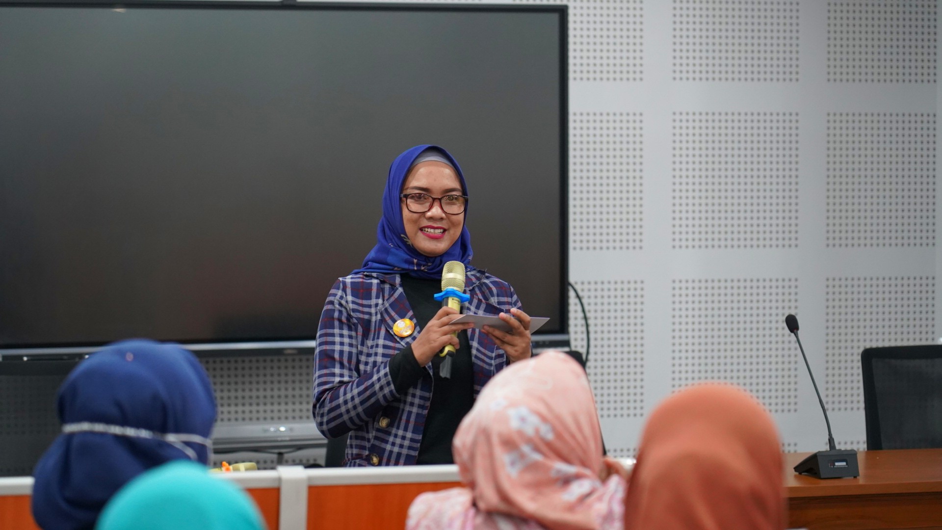 Pertemuan Rutin Pengurus DWP Kantor Pusat UM Usung Tema Kesehatan dan Kecantikan