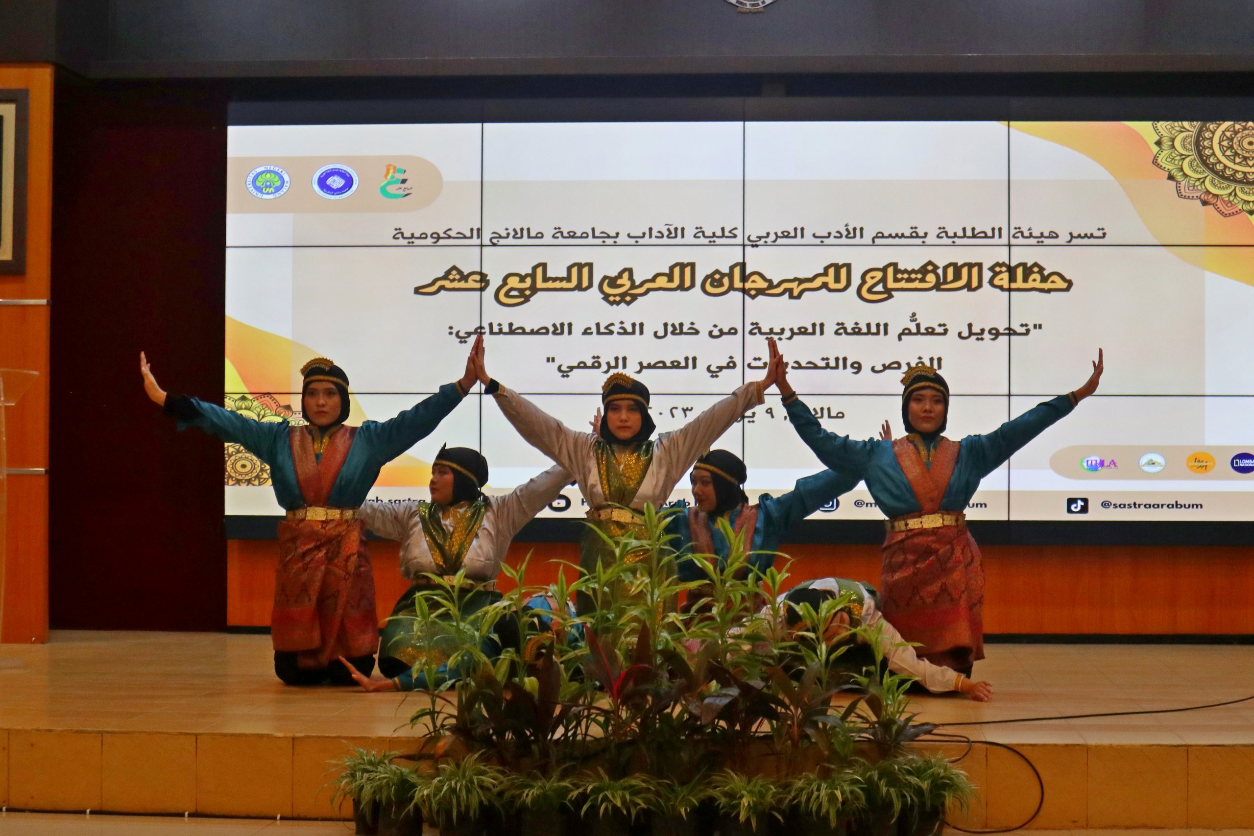 Mahrojan Araby ke-17 2023 Membangkitkan Semangat Mahasiswa Berkreasi dan Berkompetisi