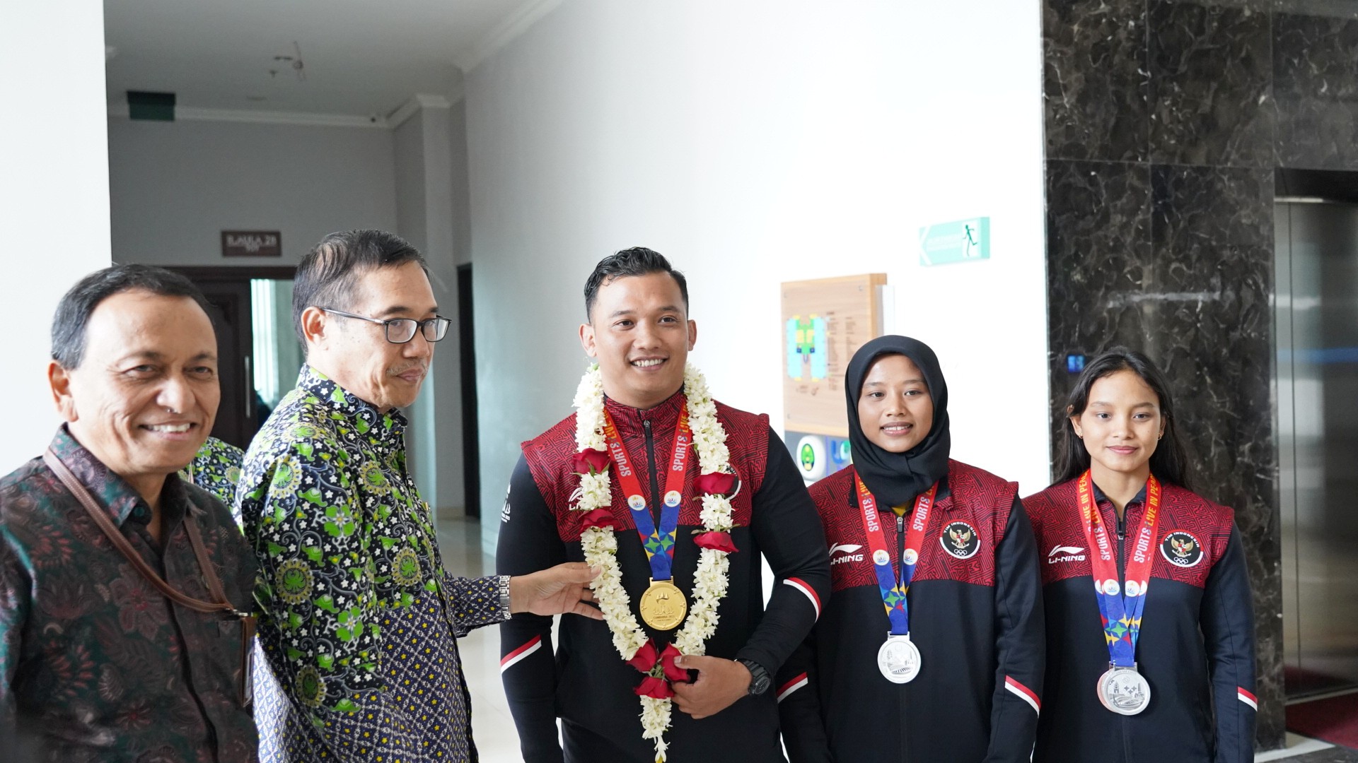 UM Beri Apresiasi Tiga Mahasiswa Peraih Medali SEA Games 2023