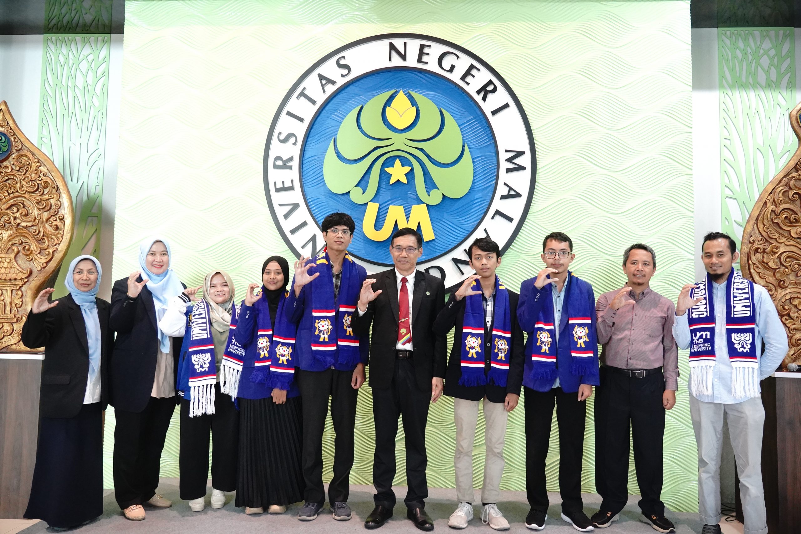 Pelepasan Kontingen Mahasiswa FMIPA UM Mengikuti Ajang ONMIPA 2024 di UNHAS 