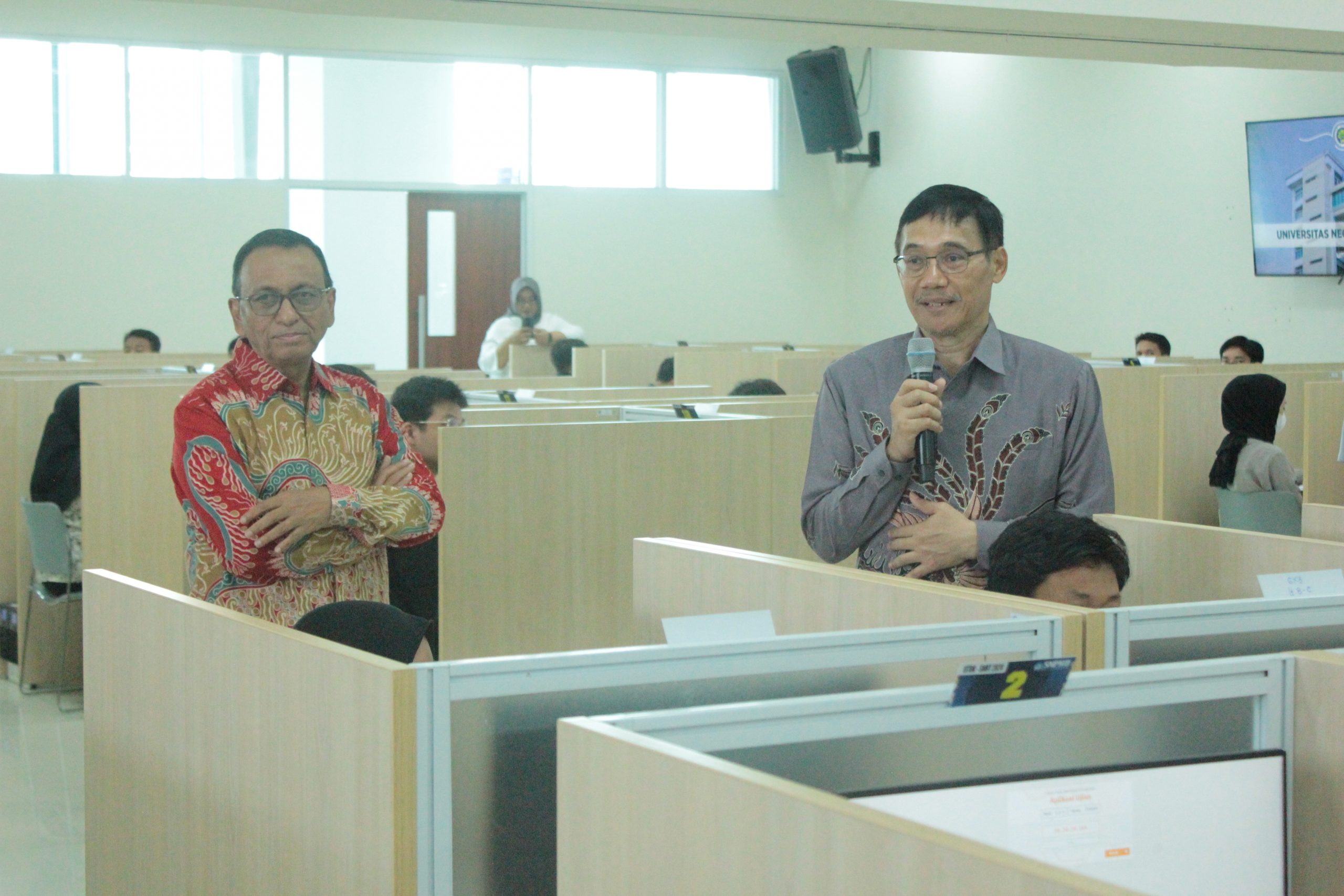 Rektor UM Lakukan Visitasi Langsung ke Tempat Pelaksanaan SNBT-UTBK 2024 di UM