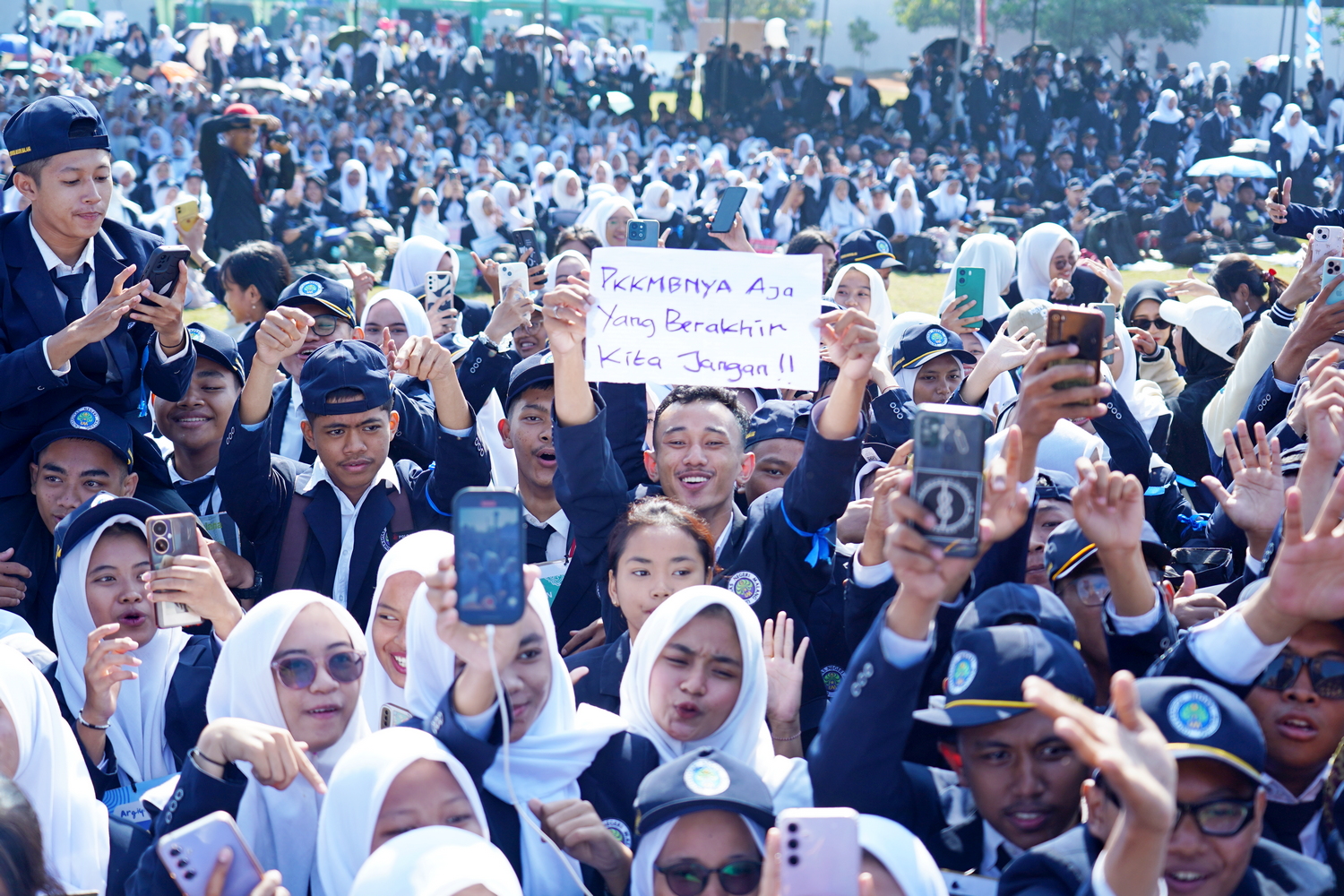 Rektor Sampaikan Pesan Ini ke Maba dalam Penutupan PKKMB UM 2024