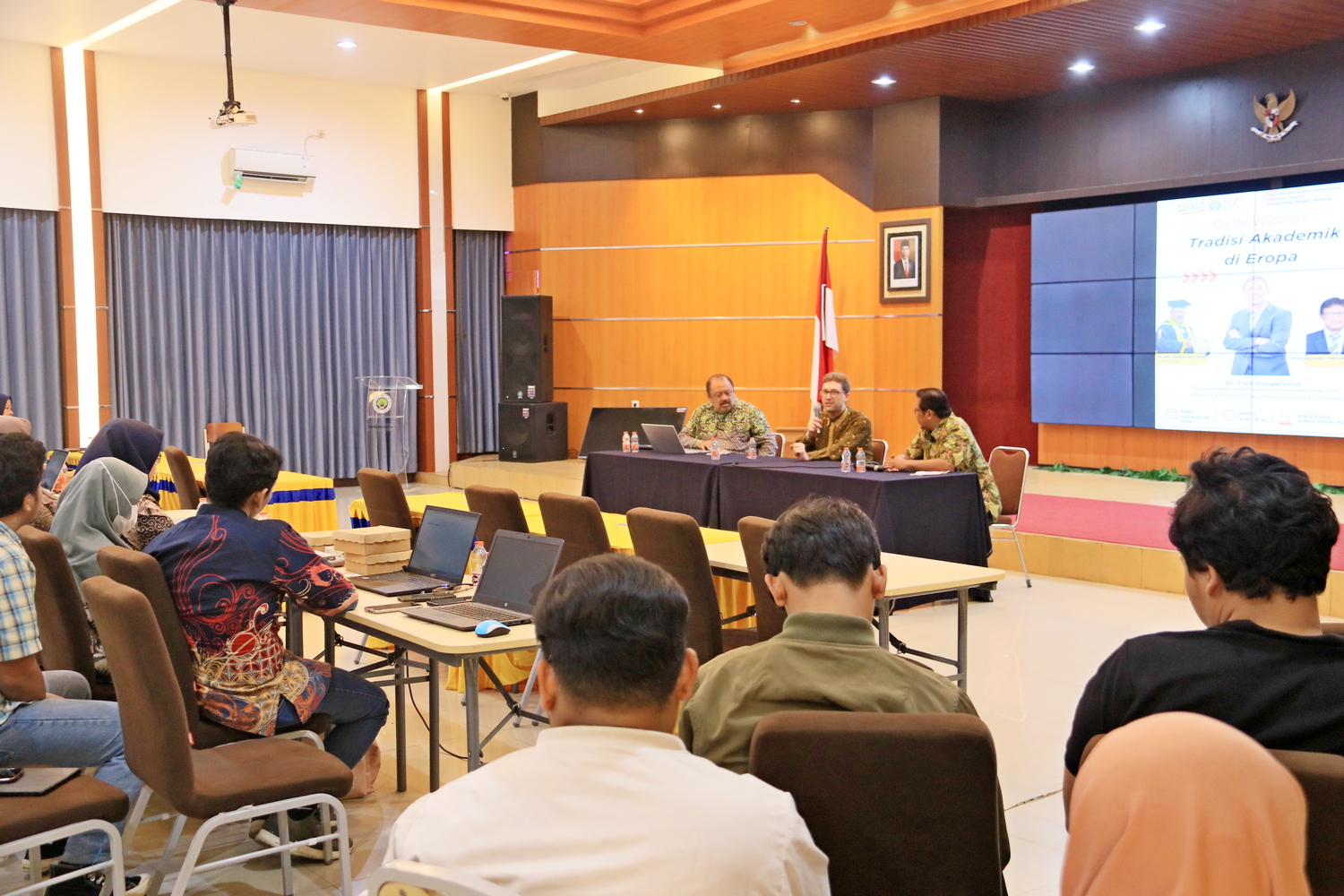 UM Bahas Tradisi Akademik Eropa Bersama Peneliti Asal Belanda