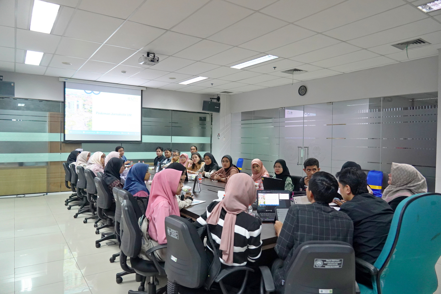 Perkuat Kompetensi, 22 Mahasiswa Magang DSI UM Ikuti Pembekalan Jurnalistik