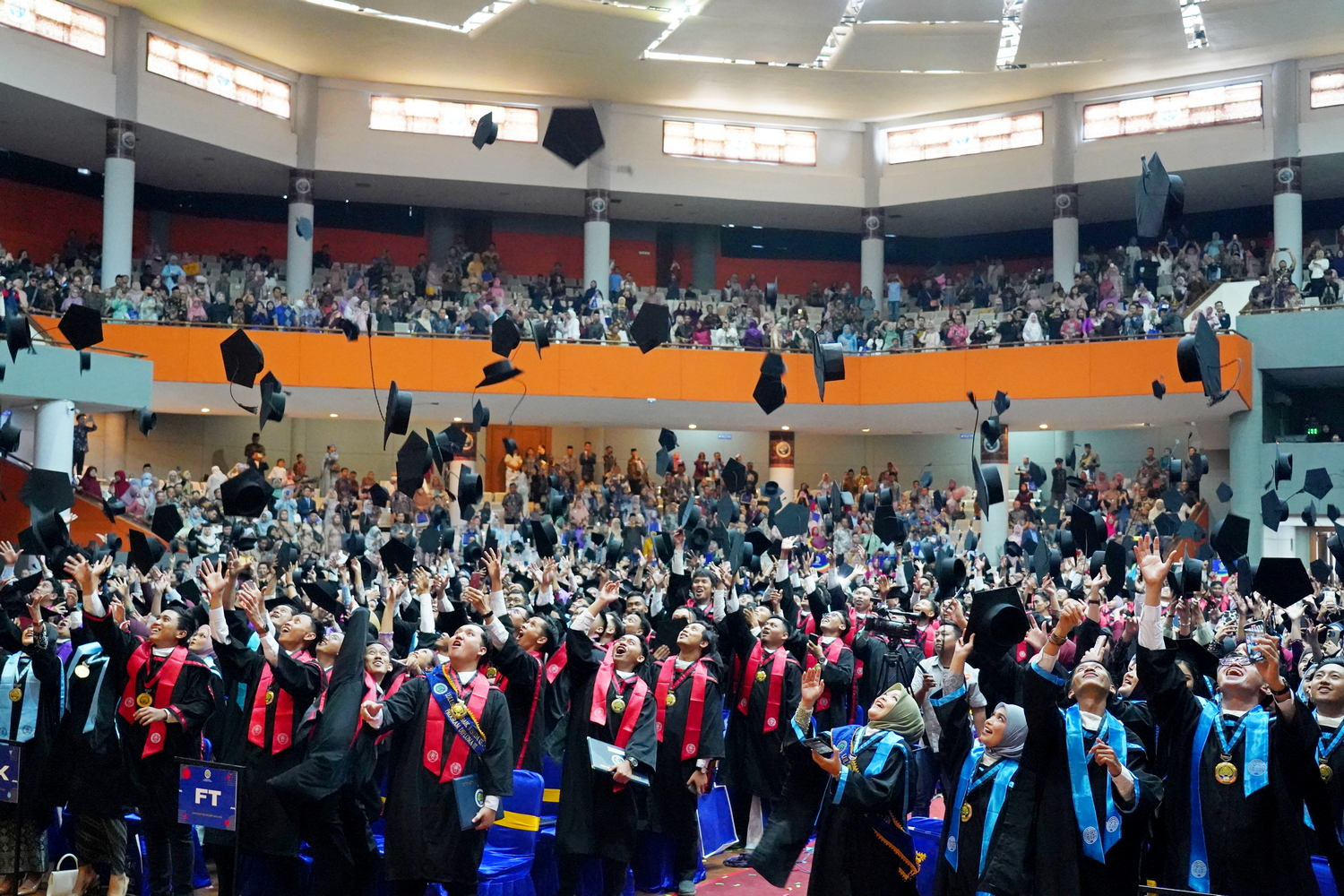 UM Tekankan Etika Teknologi dan Kecerdasan Kritikal pada Wisuda Periode 128
