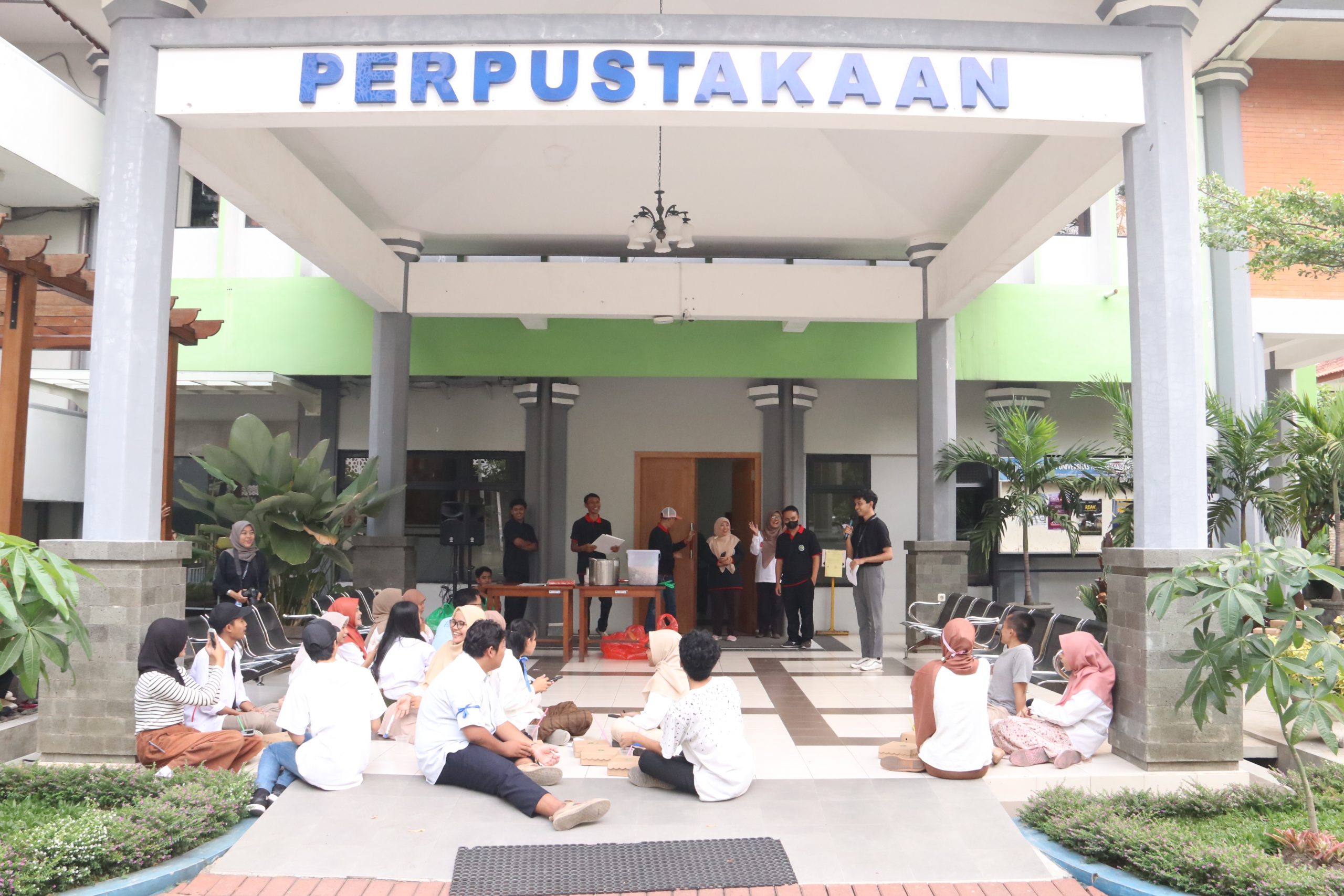 Dies Natalis UM ke-70: Perpustakaan Hadirkan Tantangan Team Building yang Seru