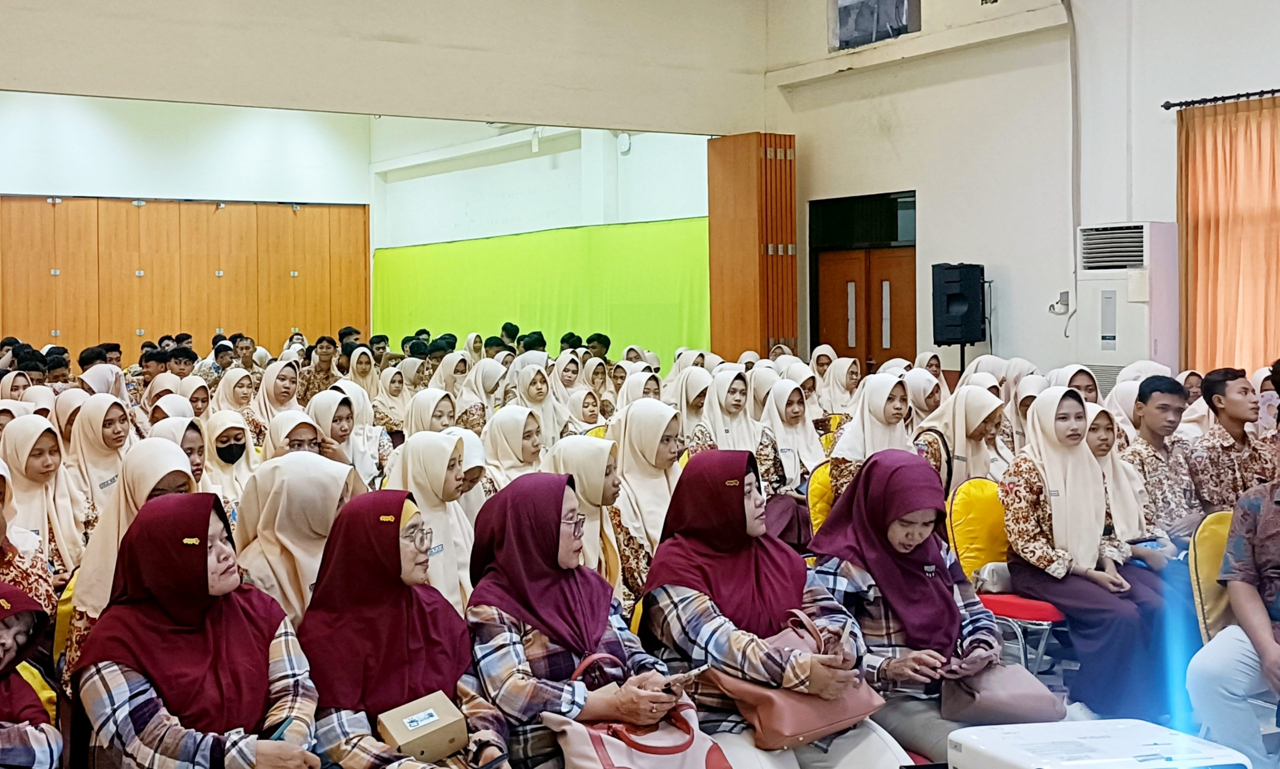 FIS UM Sambut Kunjungan SMA Negeri 1 Krembung Bahas Persiapan Dunia Perkuliahan