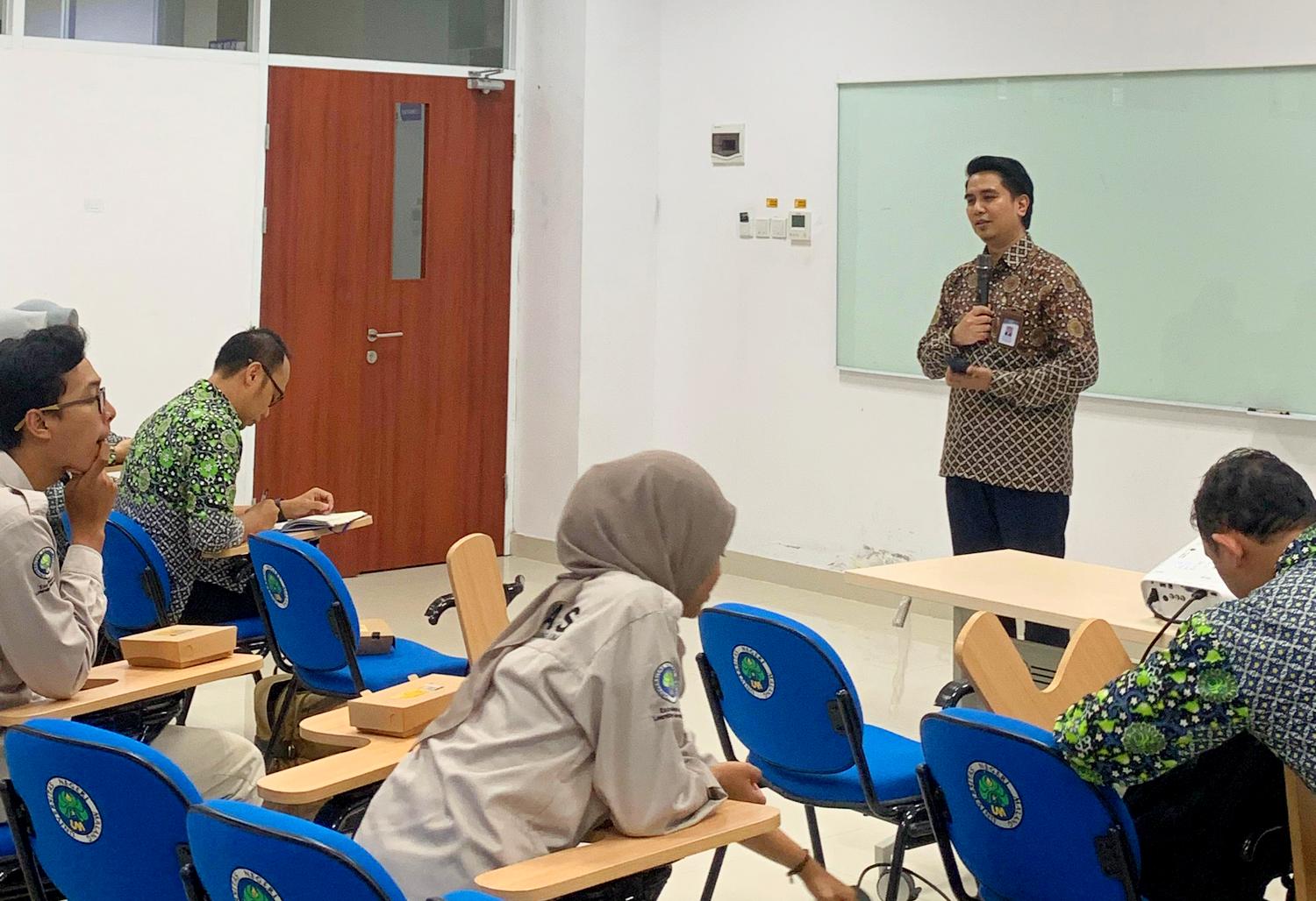 UM Tingkatkan Kompetensi Kehumasan Melalui Workshop Desain Konten Publikasi