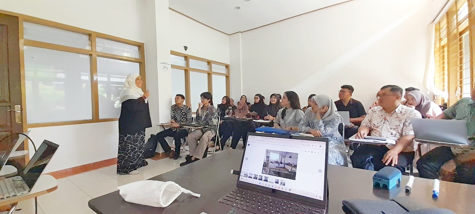 UM dan Pakar Malaysia Ungkap Dampak Teknologi terhadap Cara Berpikir Manusia