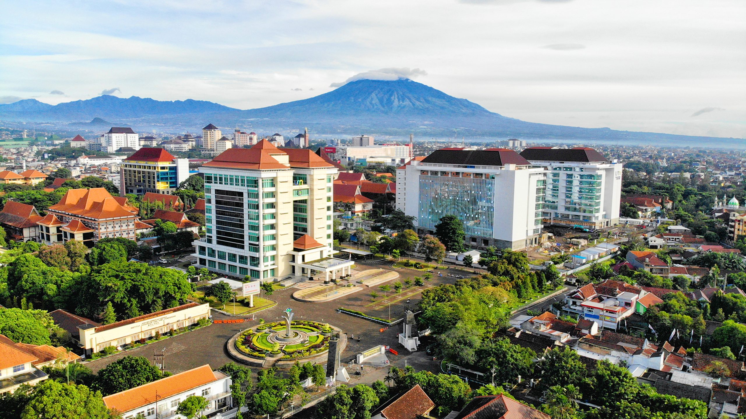 Wisuda Periode 128 dan 129 Universitas Negeri Malang (UM) Tahun 2024