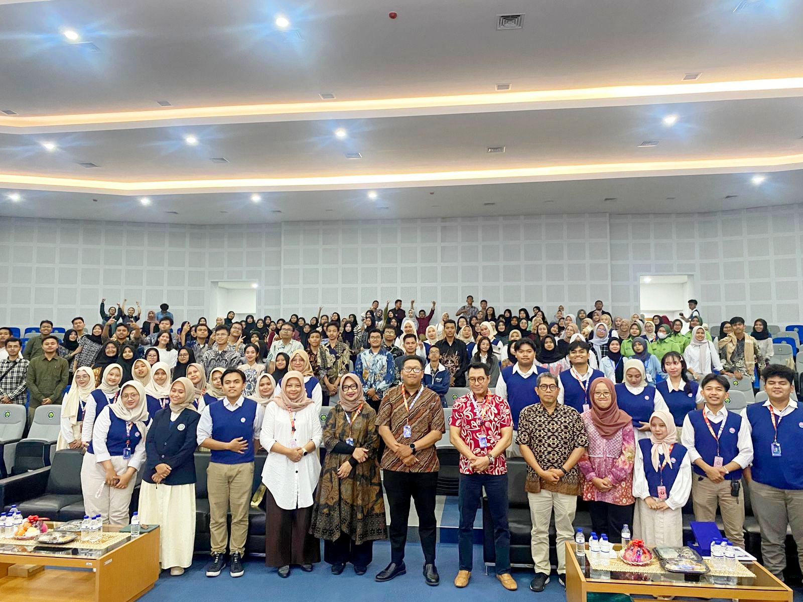 Seminar AXONIC 2024 Dorong Sinergi Olahraga dan Kesehatan Mental di UM
