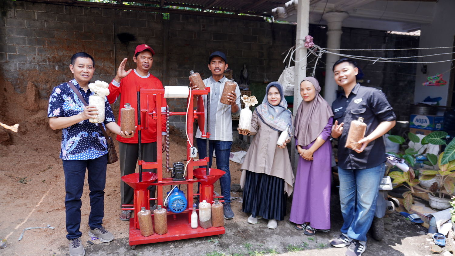 Inovasi Mesin Press Otomatis: Solusi Cerdas UM untuk Petani Jamur Tiram