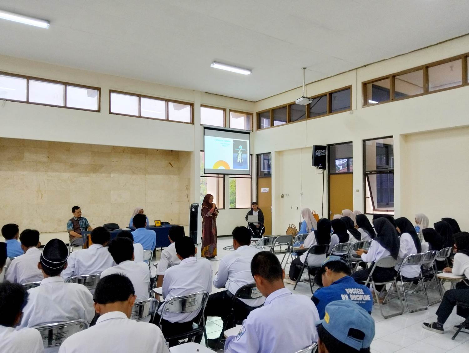 FV UM Perkenalkan Desain Mode dan Animasi ke Siswa SMK Produktif Al Islam