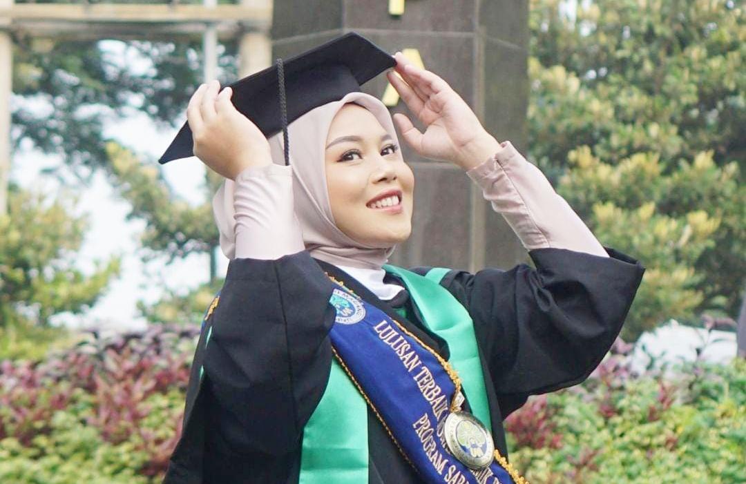 Tips Sukses dari Zumrotul ‘Aliyah, Wisudawan Berprestasi Non-Akademik UM 2024