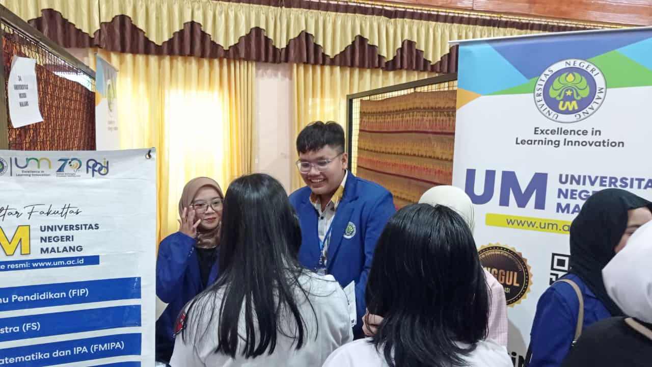 Beragam Prodi UM Menjadi Daya Tarik di Pameran Pendidikan SMAN 1 Talun Blitar