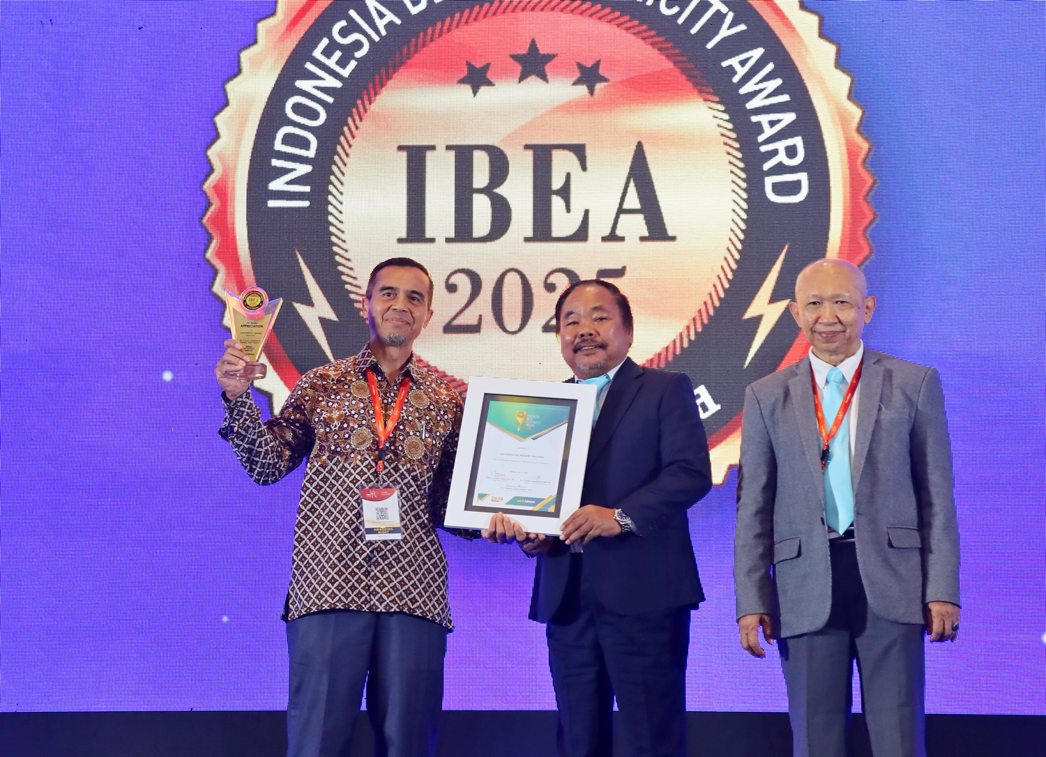 Pamerkan Inovasi Energi Terbarukan, UM Raih Penghargaan Nasional di IBEA 2025