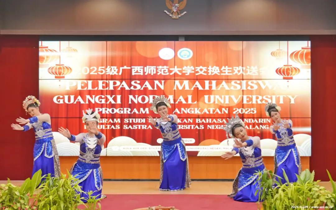Mahasiswa Guangxi “Pamit” dari UM dengan Aksi Budaya Memukau