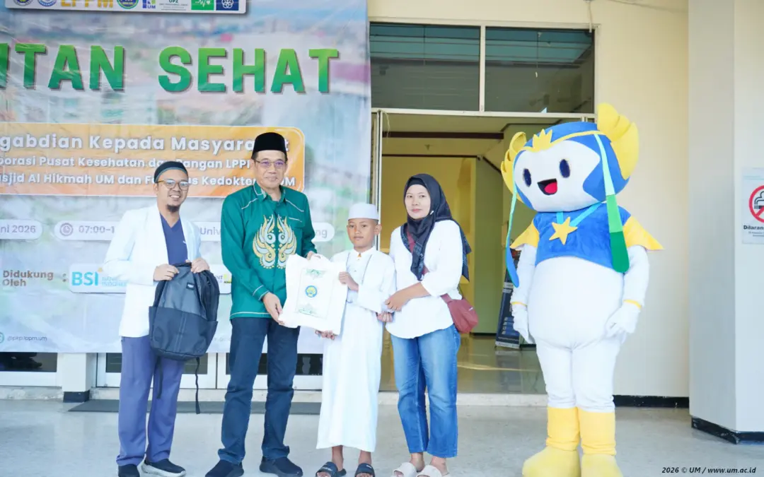 Tingkatkan Kepedulian Sosial,  UM Gelar Khitan Massal